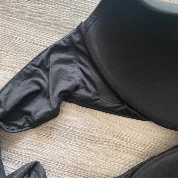 Victoria’s Secret Body by Victoria Wireless Bra - Picture 3 of 5